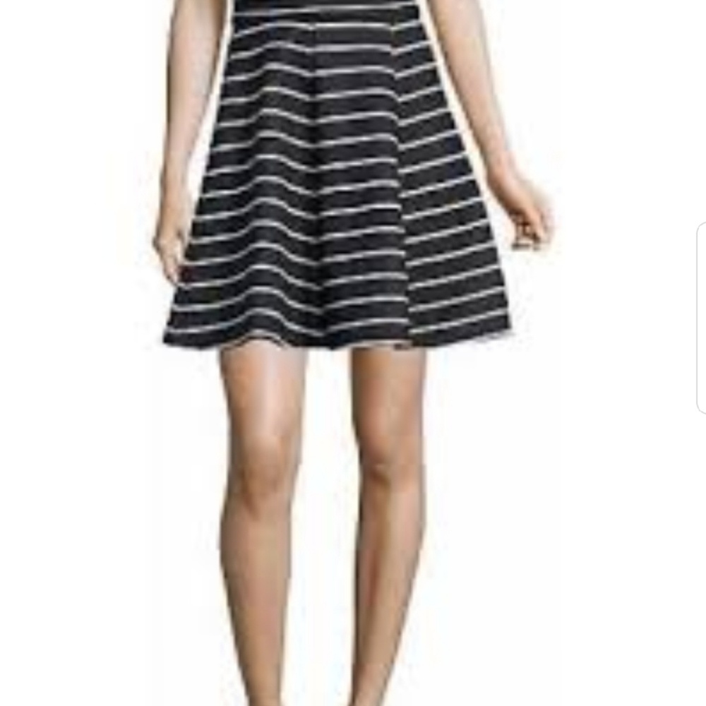 NWT!BLK & WHT STRIPE SKIRT SZL JUNIOR
